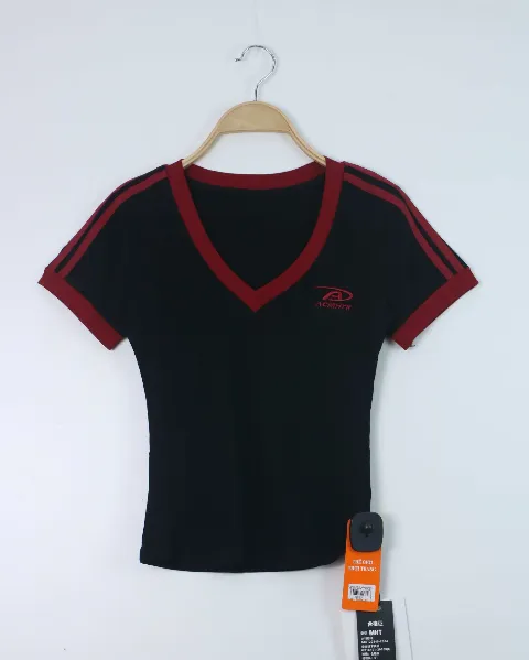 Áo phông nữ cổ tròn croptop TT 2092 đen H12.2026.2